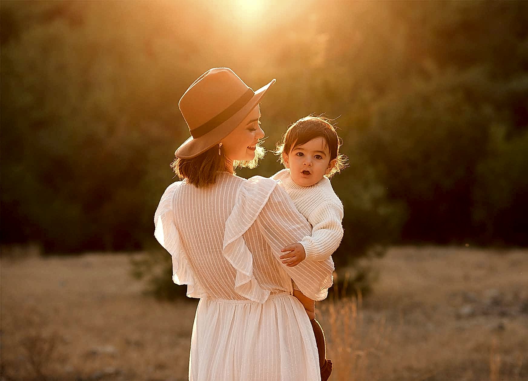Anne ve bebek fotoğrafı